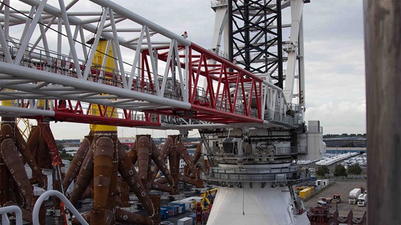 Schwerlast-Schiffskran